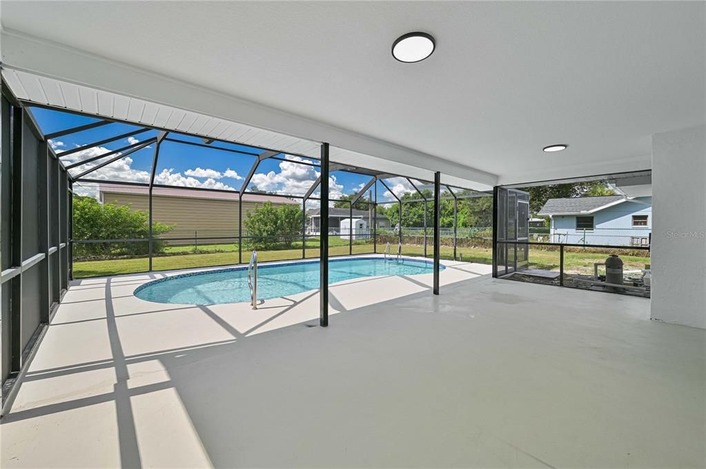 For Sale: $275,000 (2 beds, 2 baths, 1270 Square Feet)