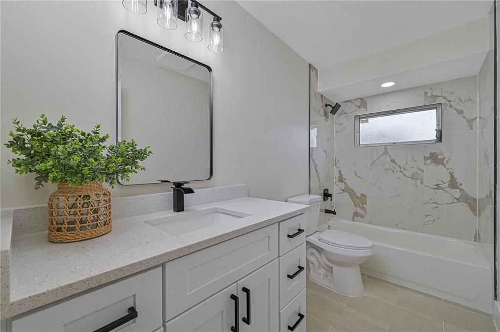 For Sale: $275,000 (2 beds, 2 baths, 1270 Square Feet)
