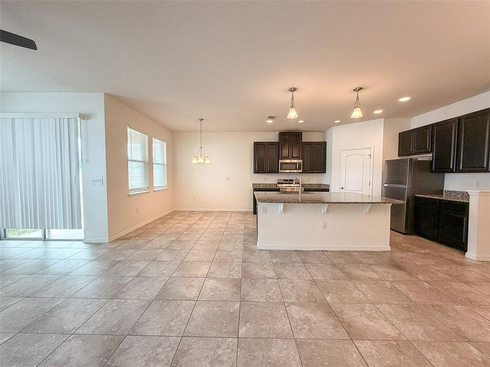 For Rent: $2,500 (3 beds, 2 baths, 2001 Square Feet)