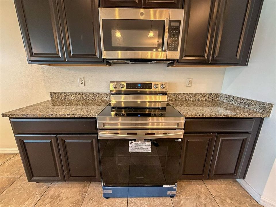 For Rent: $2,500 (3 beds, 2 baths, 2001 Square Feet)
