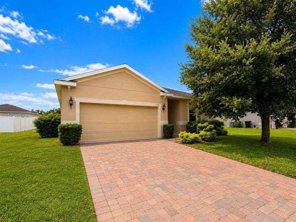 For Rent: $2,500 (3 beds, 2 baths, 2001 Square Feet)