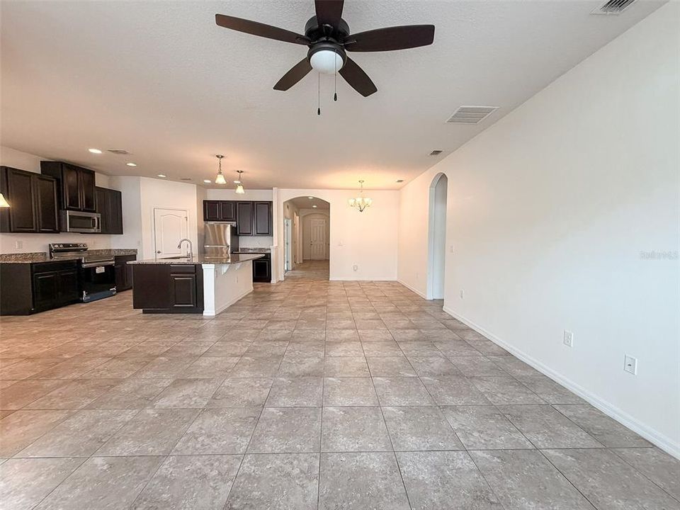 For Rent: $2,500 (3 beds, 2 baths, 2001 Square Feet)