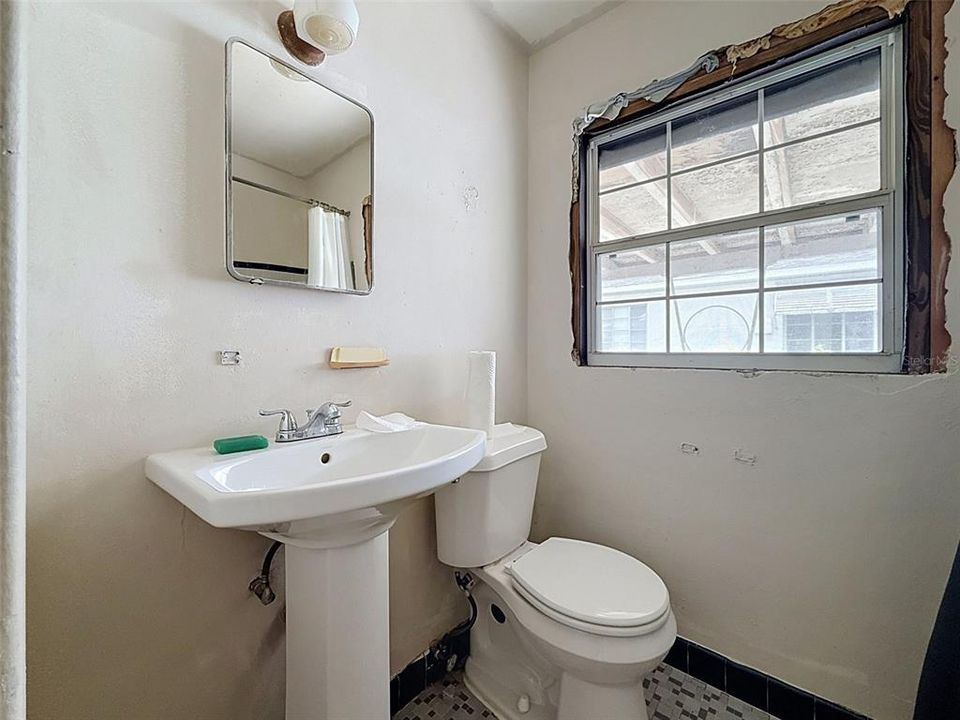 En Venta: $249,000 (2 camas, 1 baños, 696 Pies cuadrados)