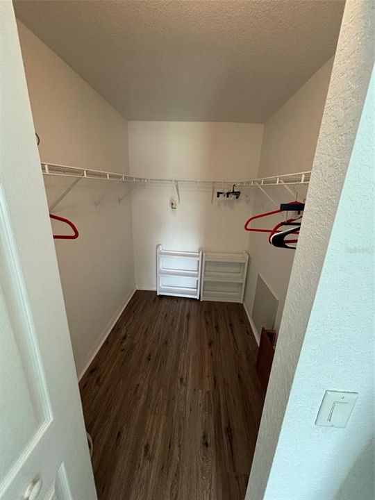For Rent: $1,800 (3 beds, 2 baths, 1556 Square Feet)