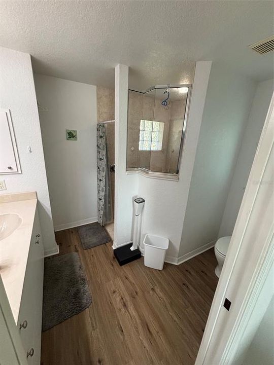 For Rent: $1,800 (3 beds, 2 baths, 1556 Square Feet)