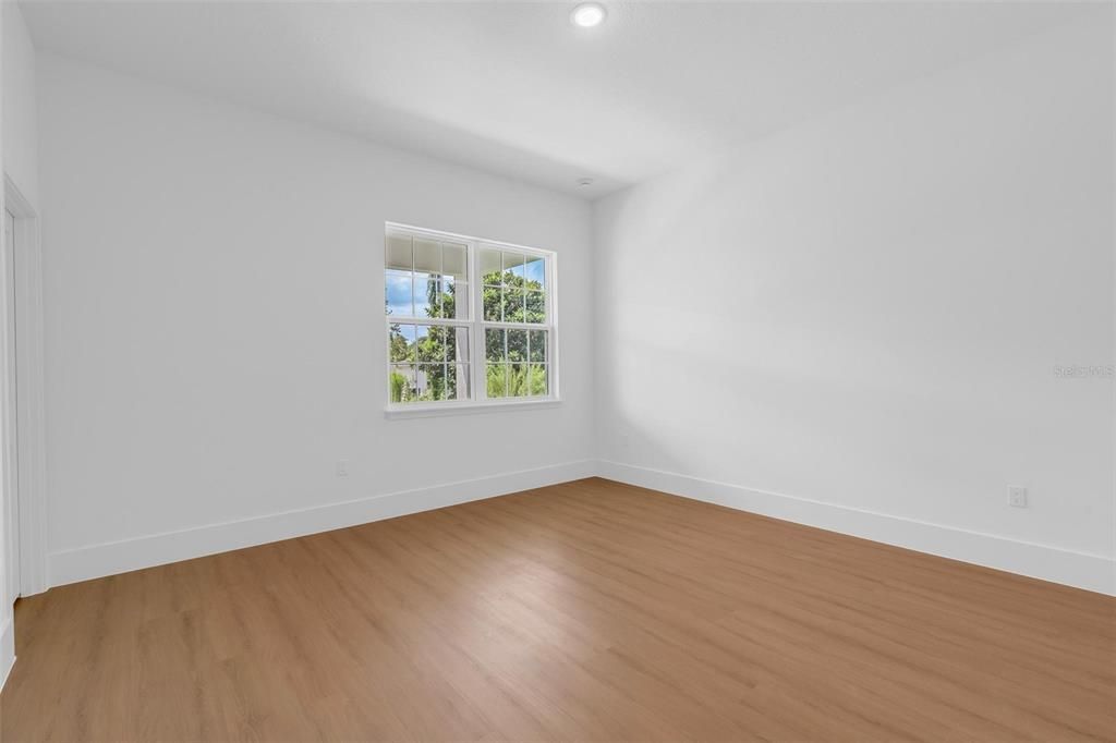 На продажу: $305,000 (4 спален, 2 ванн, 1878 Квадратных фут)