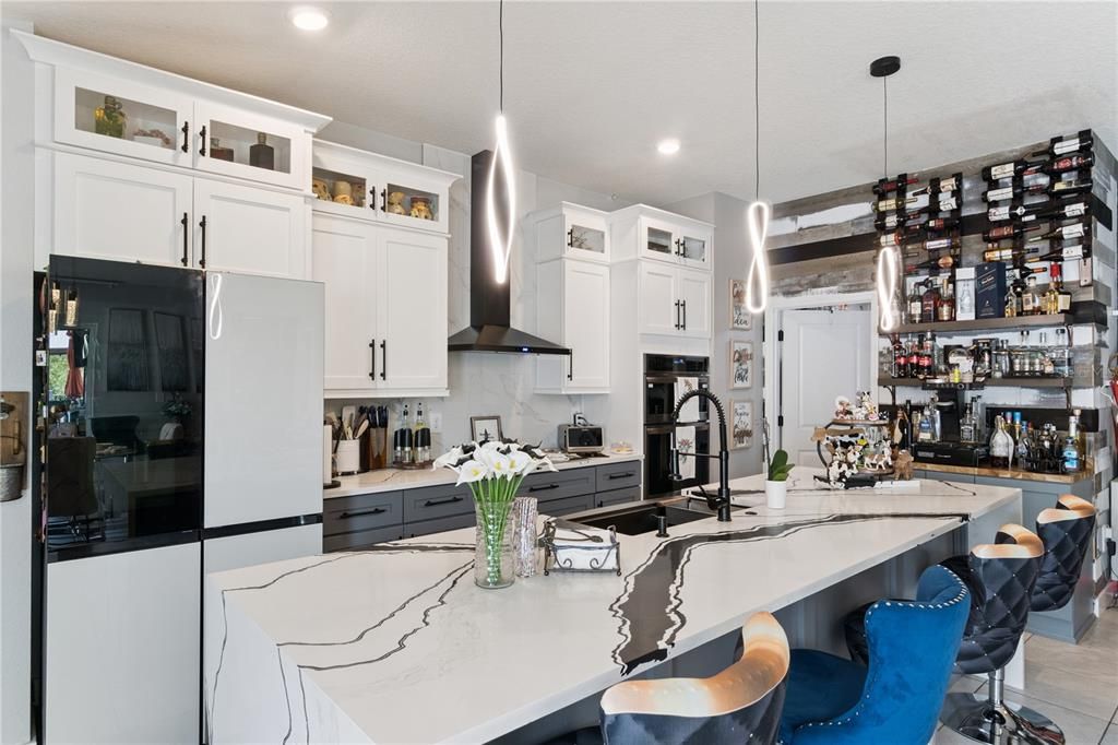 En Venta: $389,000 (4 camas, 2 baños, 1656 Pies cuadrados)