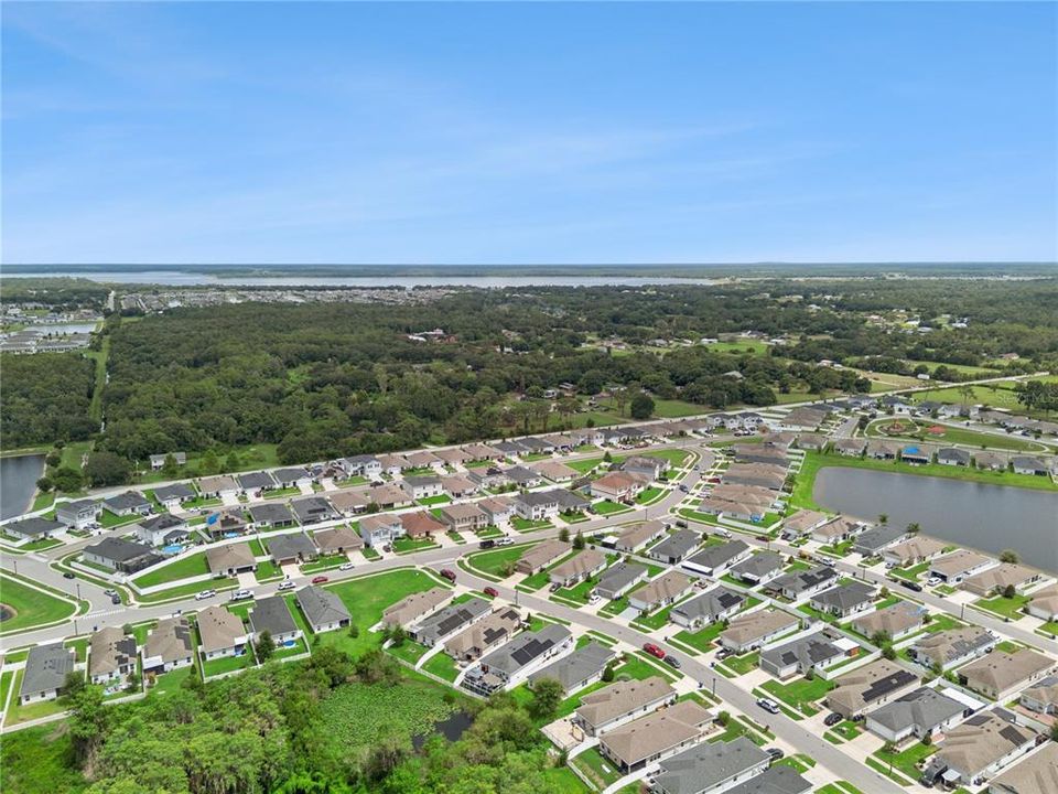 En Venta: $389,000 (4 camas, 2 baños, 1656 Pies cuadrados)