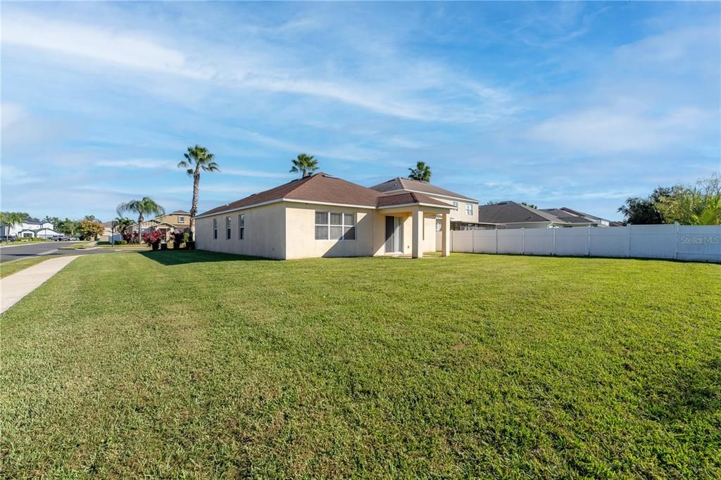 For Sale: $489,000 (3 beds, 2 baths, 1929 Square Feet)