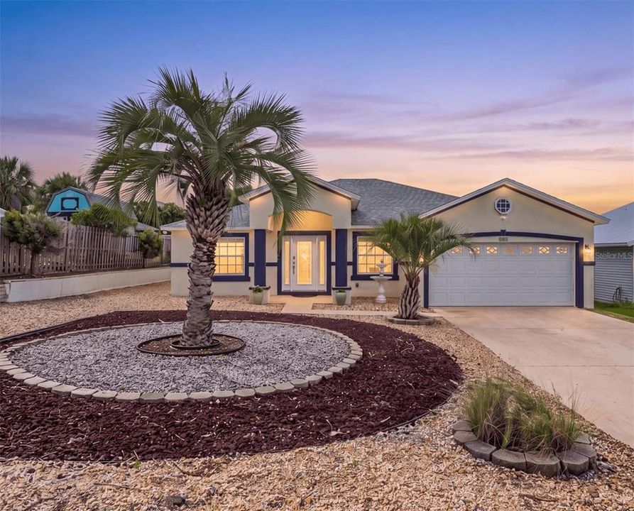 For Sale: $499,000 (3 beds, 2 baths, 1636 Square Feet)