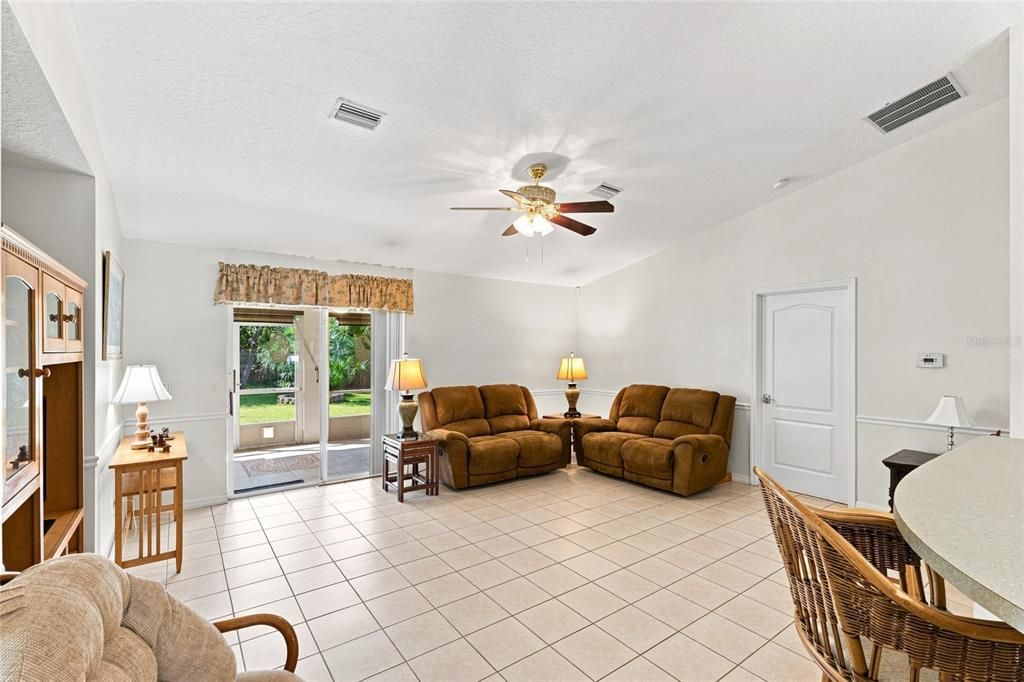 For Sale: $499,000 (3 beds, 2 baths, 1636 Square Feet)