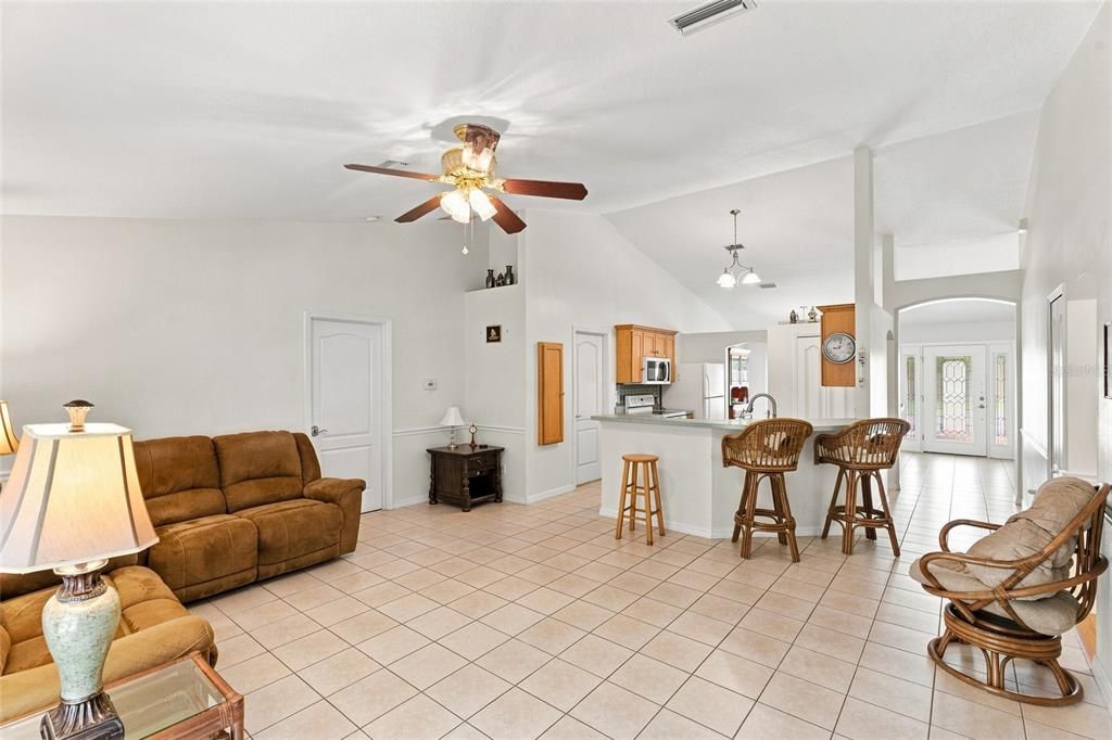For Sale: $499,000 (3 beds, 2 baths, 1636 Square Feet)