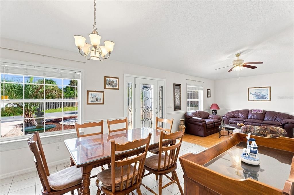 For Sale: $499,000 (3 beds, 2 baths, 1636 Square Feet)