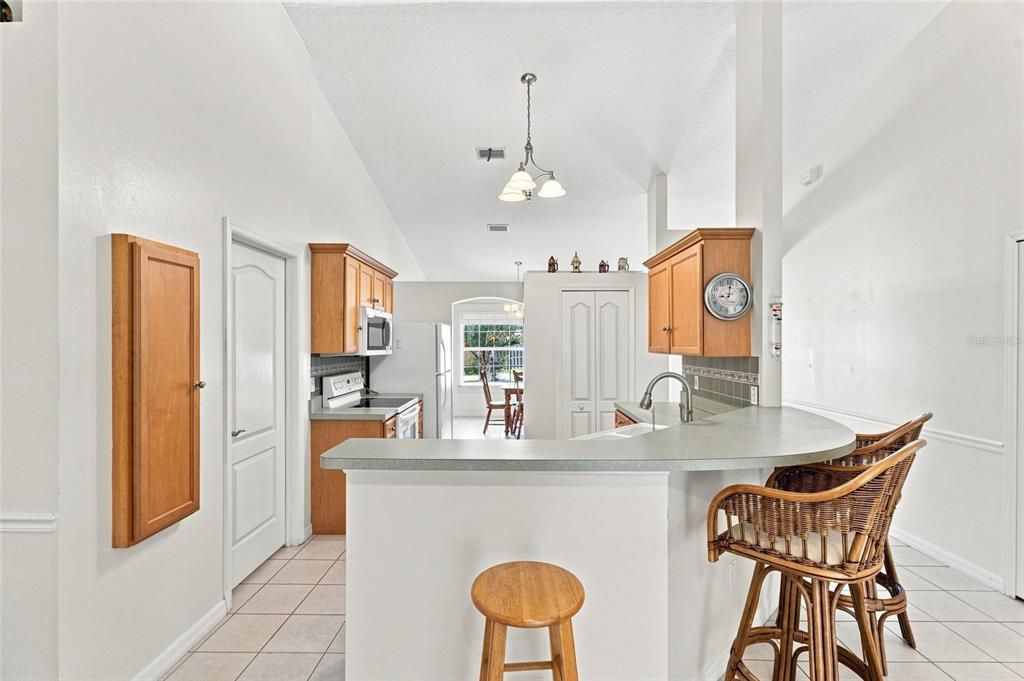 For Sale: $499,000 (3 beds, 2 baths, 1636 Square Feet)
