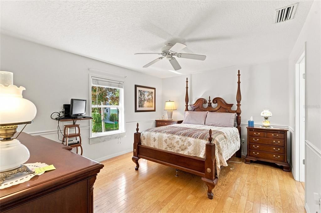 For Sale: $499,000 (3 beds, 2 baths, 1636 Square Feet)