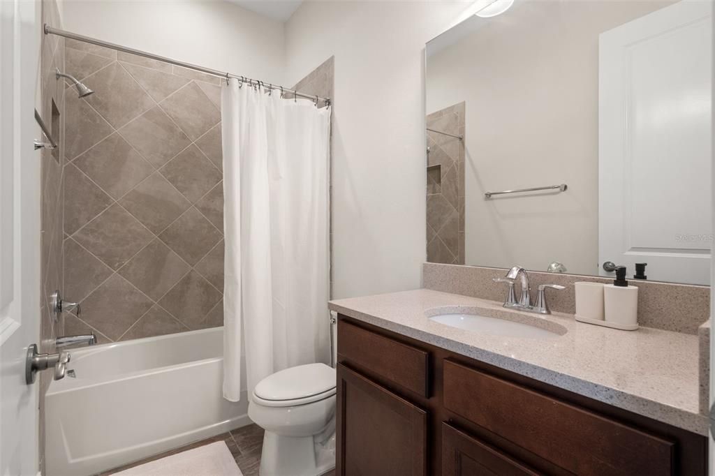 En Venta: $547,900 (4 camas, 3 baños, 2616 Pies cuadrados)
