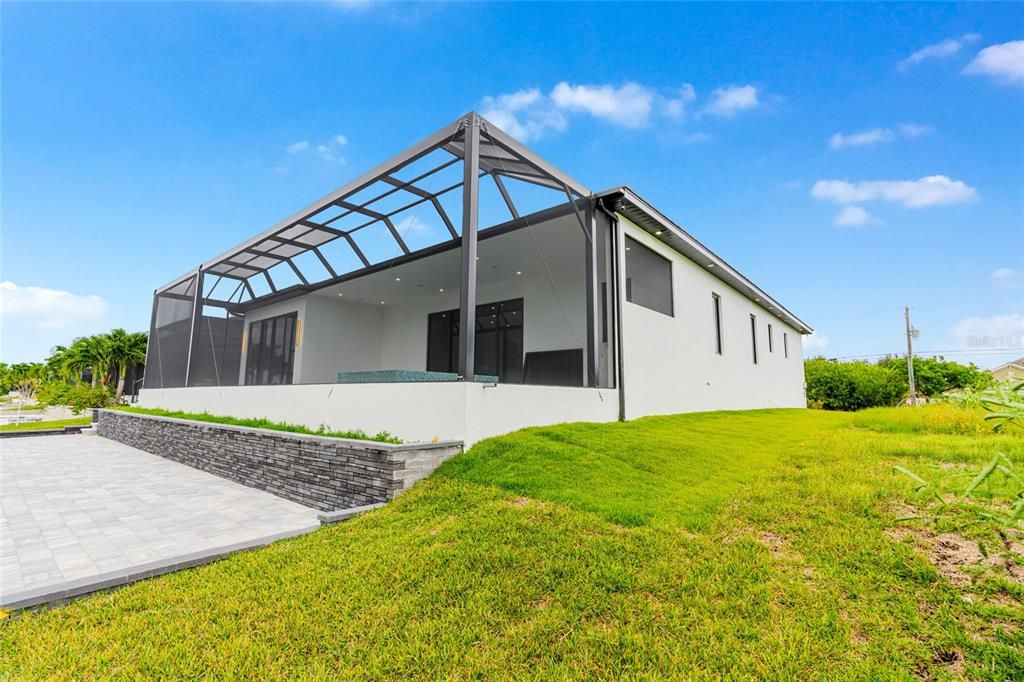 For Sale: $1,705,000 (5 beds, 4 baths, 3080 Square Feet)