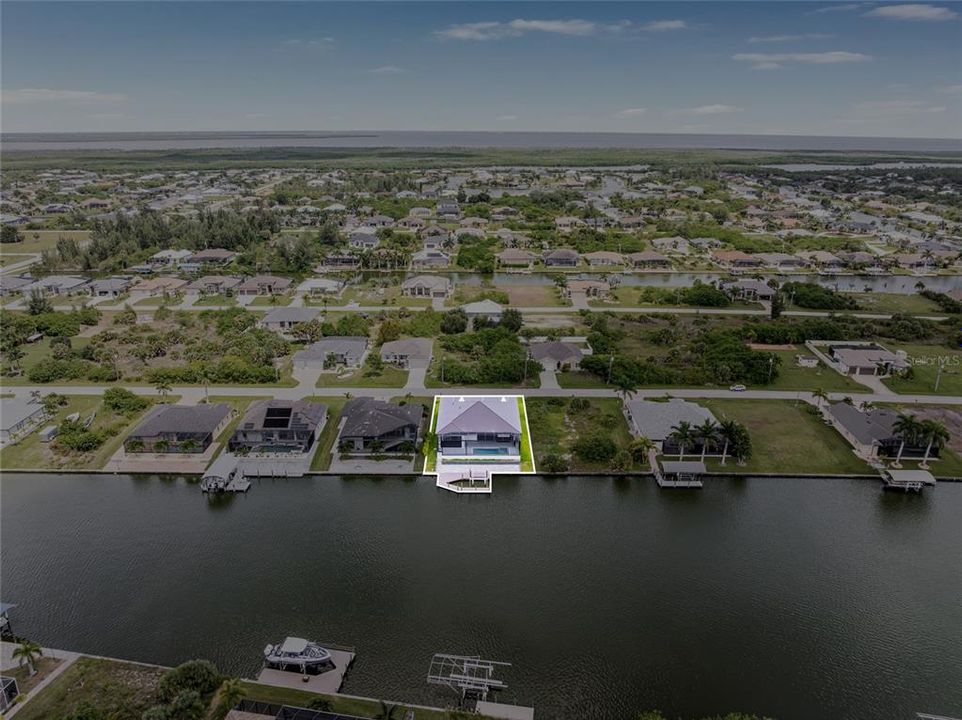 For Sale: $1,705,000 (5 beds, 4 baths, 3080 Square Feet)
