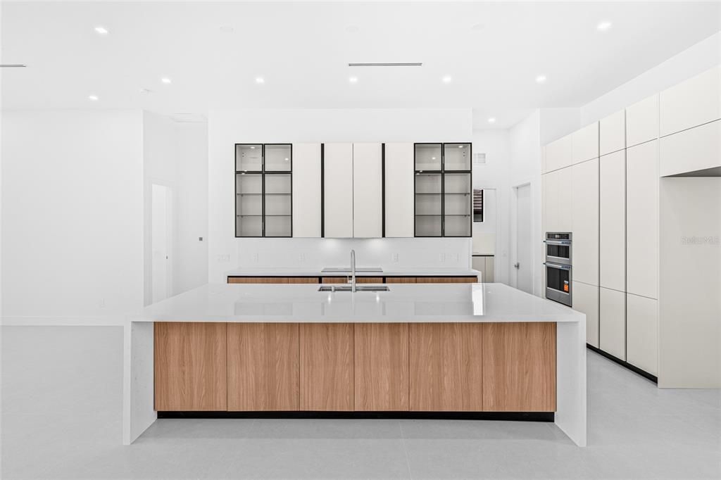 For Sale: $1,705,000 (5 beds, 4 baths, 3080 Square Feet)