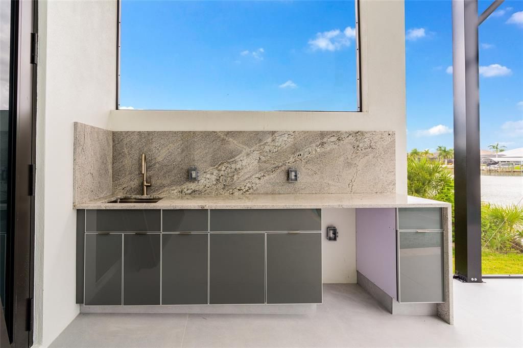 For Sale: $1,705,000 (5 beds, 4 baths, 3080 Square Feet)