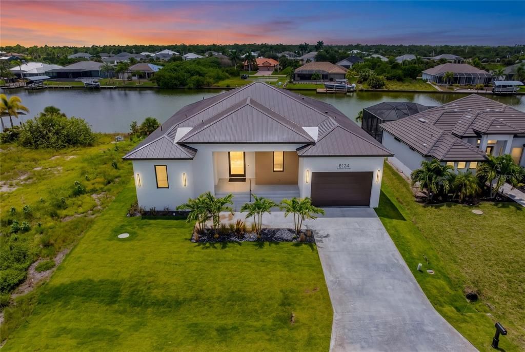 For Sale: $1,705,000 (5 beds, 4 baths, 3080 Square Feet)