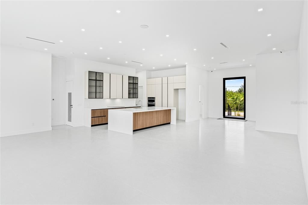 For Sale: $1,705,000 (5 beds, 4 baths, 3080 Square Feet)
