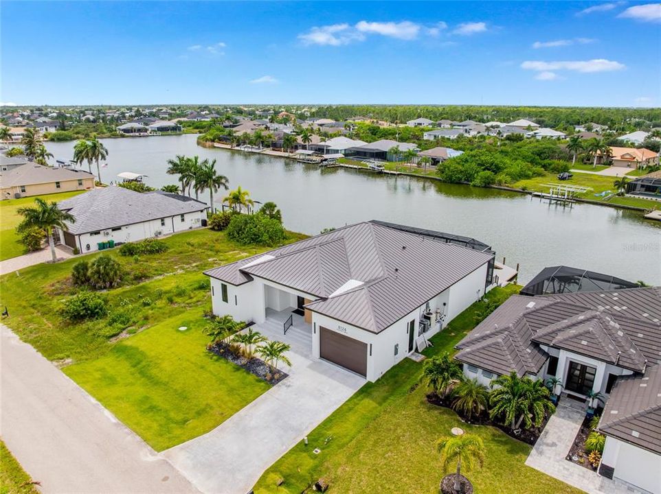 For Sale: $1,705,000 (5 beds, 4 baths, 3080 Square Feet)
