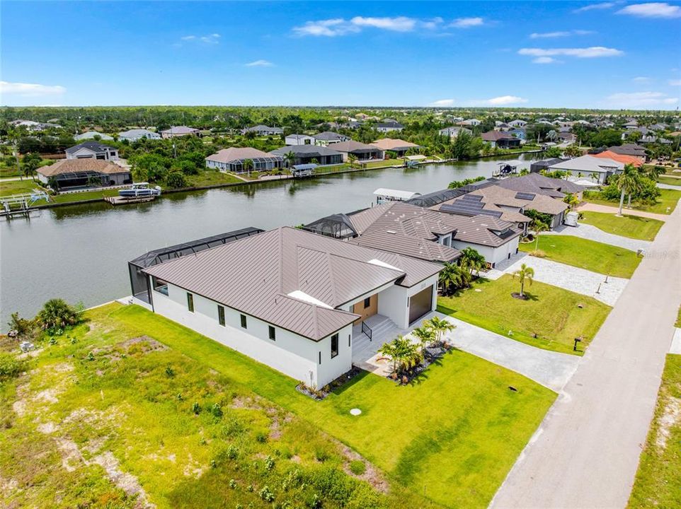 For Sale: $1,705,000 (5 beds, 4 baths, 3080 Square Feet)