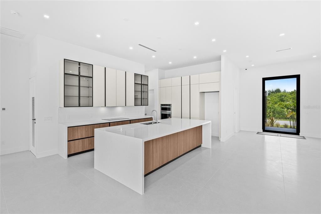 For Sale: $1,705,000 (5 beds, 4 baths, 3080 Square Feet)