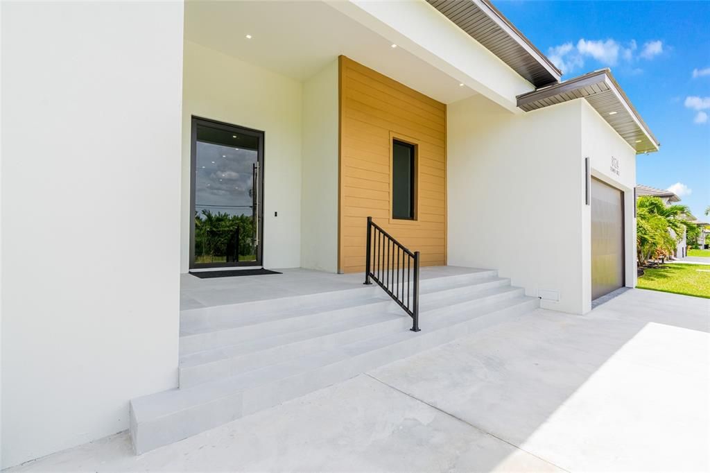 For Sale: $1,705,000 (5 beds, 4 baths, 3080 Square Feet)