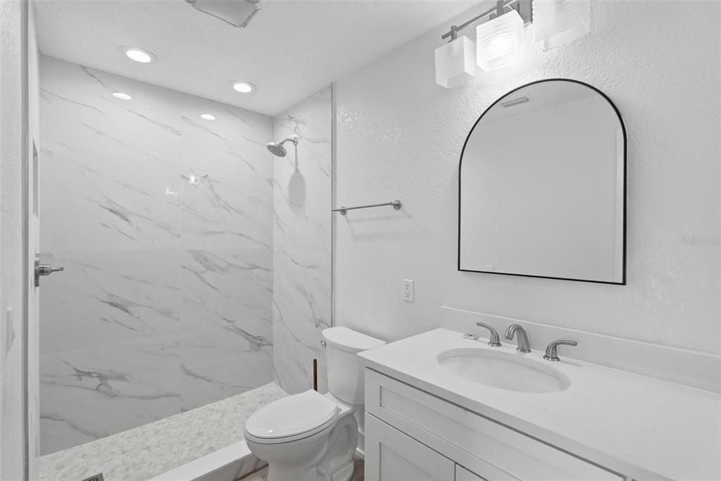 For Sale: $439,900 (2 beds, 2 baths, 1085 Square Feet)
