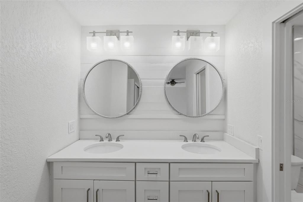 For Sale: $439,900 (2 beds, 2 baths, 1085 Square Feet)