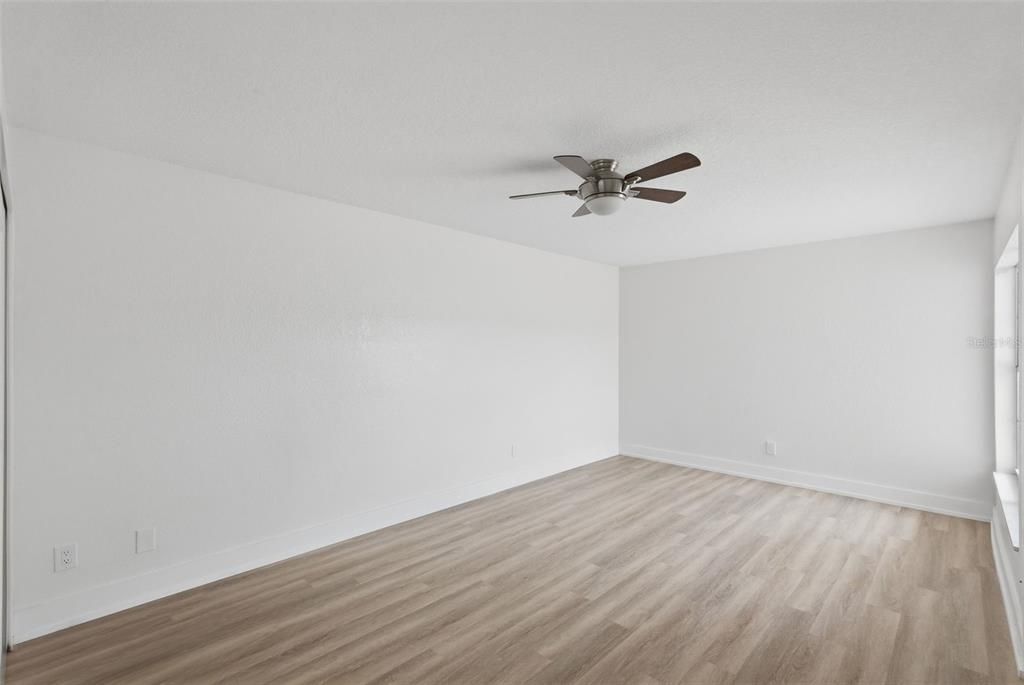 For Sale: $439,900 (2 beds, 2 baths, 1085 Square Feet)