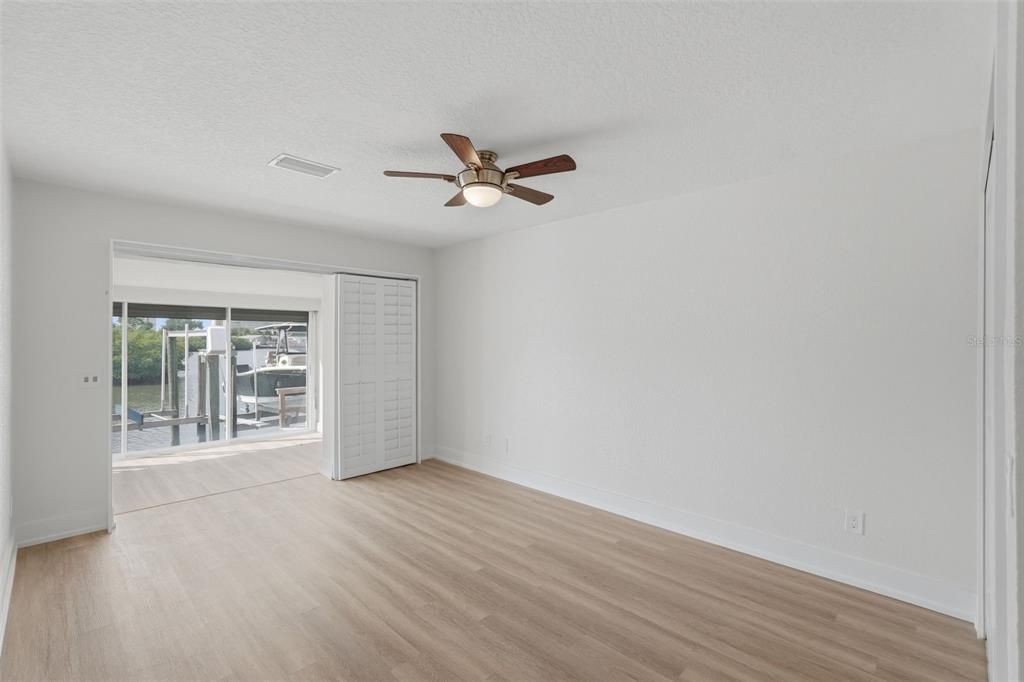 For Sale: $439,900 (2 beds, 2 baths, 1085 Square Feet)