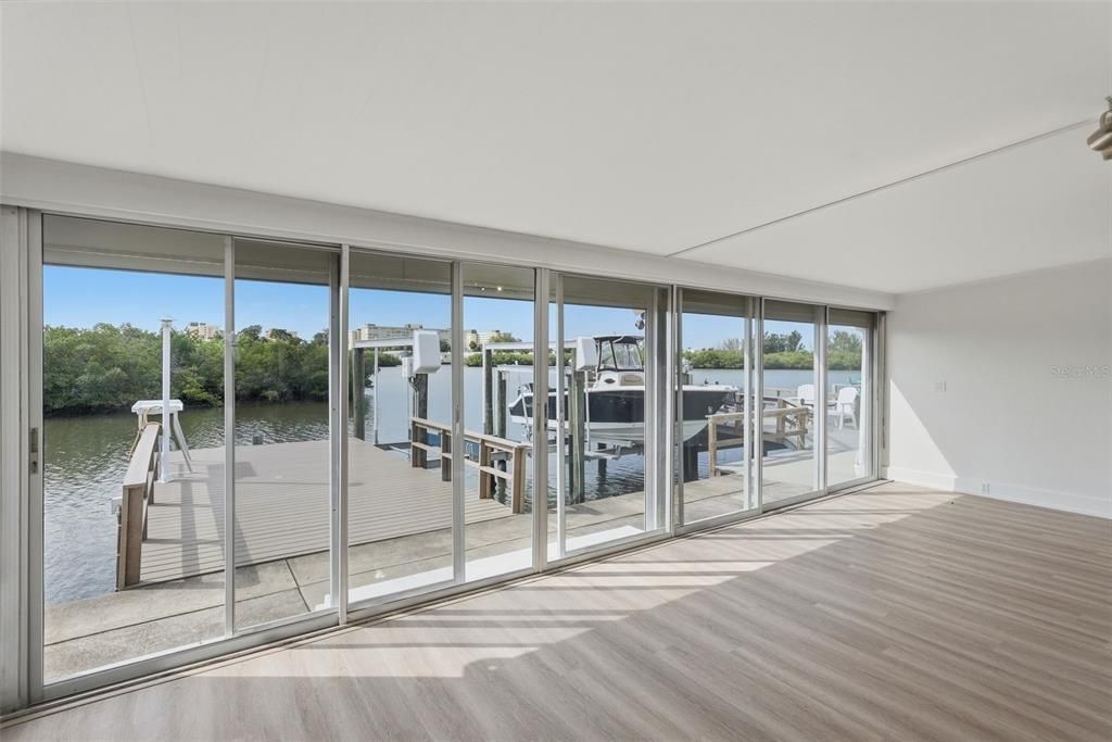 For Sale: $439,900 (2 beds, 2 baths, 1085 Square Feet)