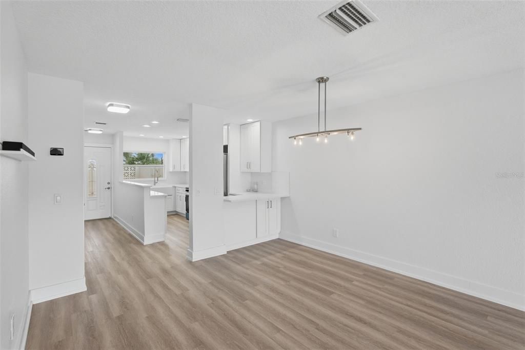 For Sale: $439,900 (2 beds, 2 baths, 1085 Square Feet)