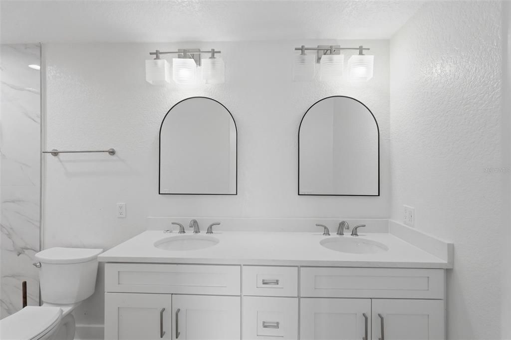 For Sale: $439,900 (2 beds, 2 baths, 1085 Square Feet)