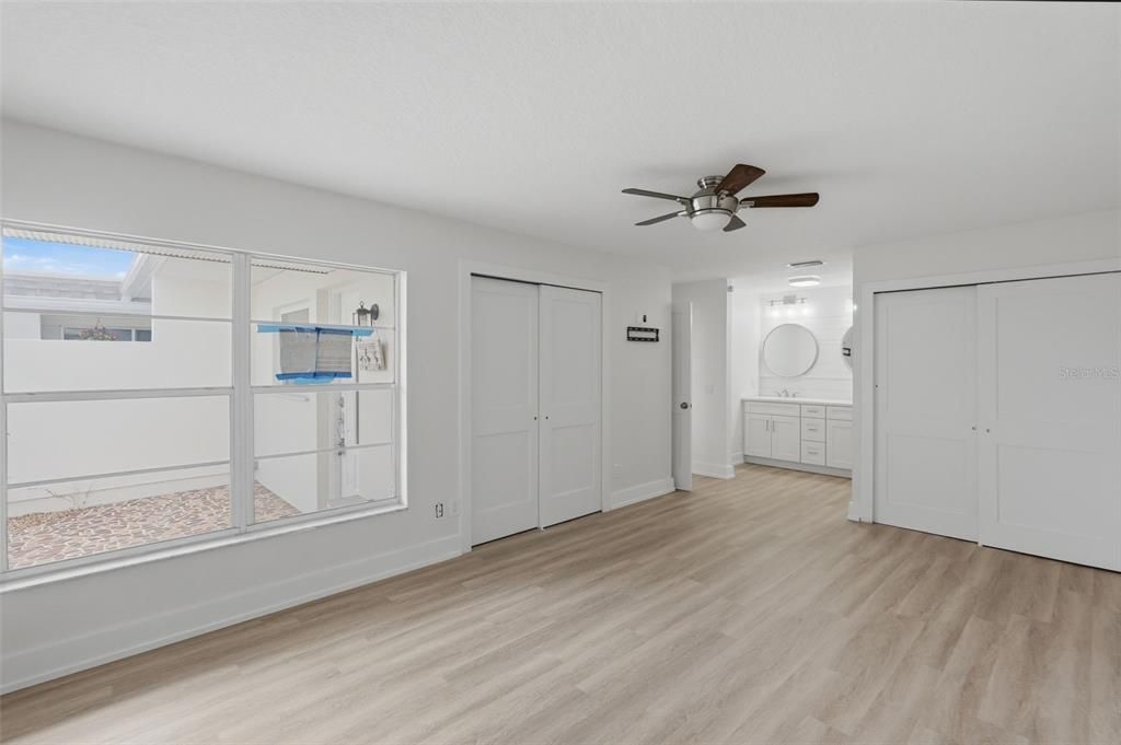 For Sale: $439,900 (2 beds, 2 baths, 1085 Square Feet)