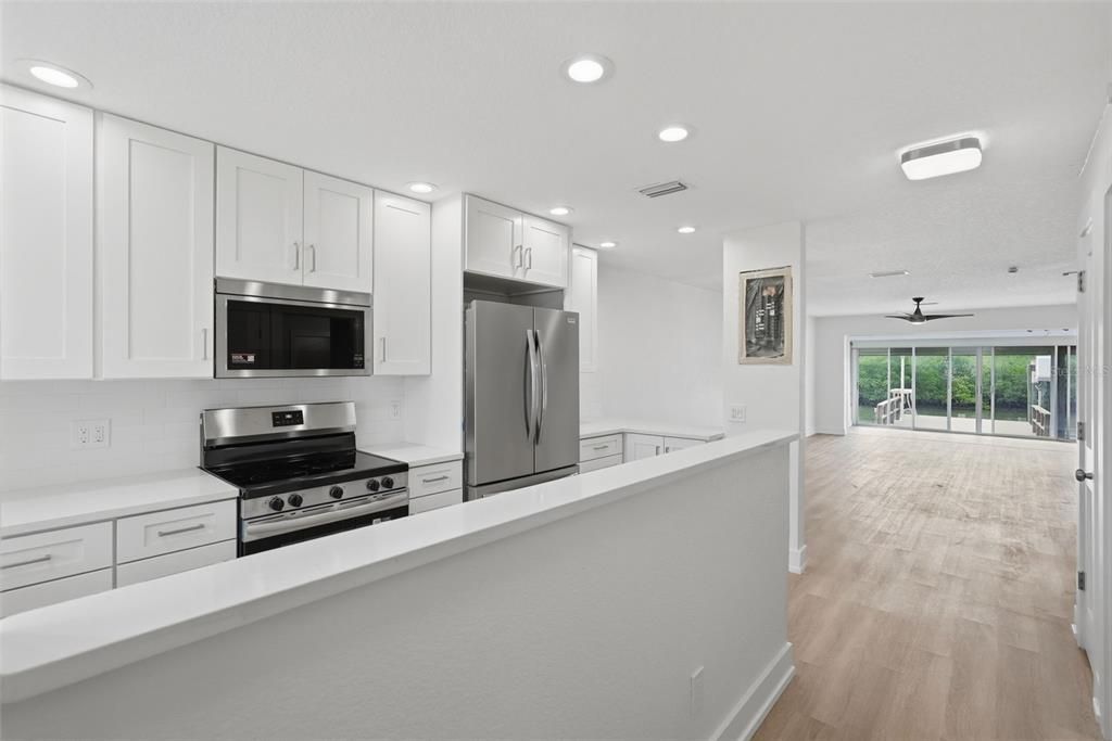 For Sale: $439,900 (2 beds, 2 baths, 1085 Square Feet)