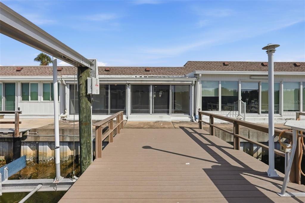 For Sale: $439,900 (2 beds, 2 baths, 1085 Square Feet)