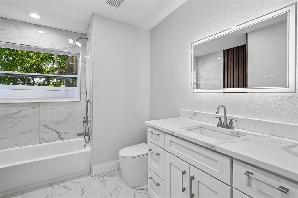 En Venta: $774,900 (4 camas, 3 baños, 2470 Pies cuadrados)