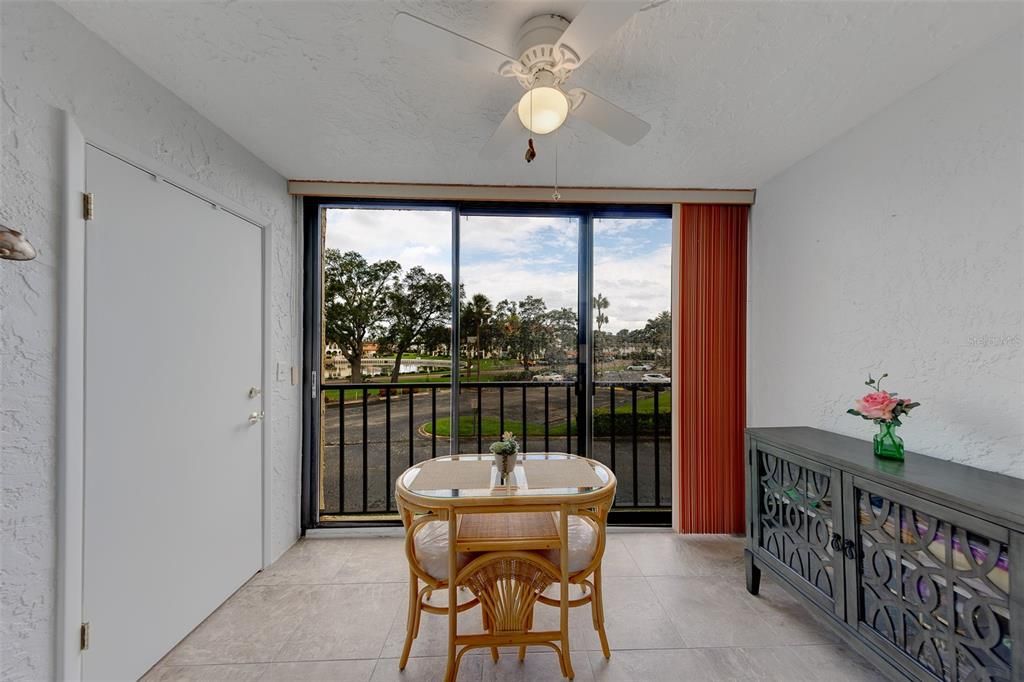 En Venta: $250,000 (2 camas, 2 baños, 1165 Pies cuadrados)