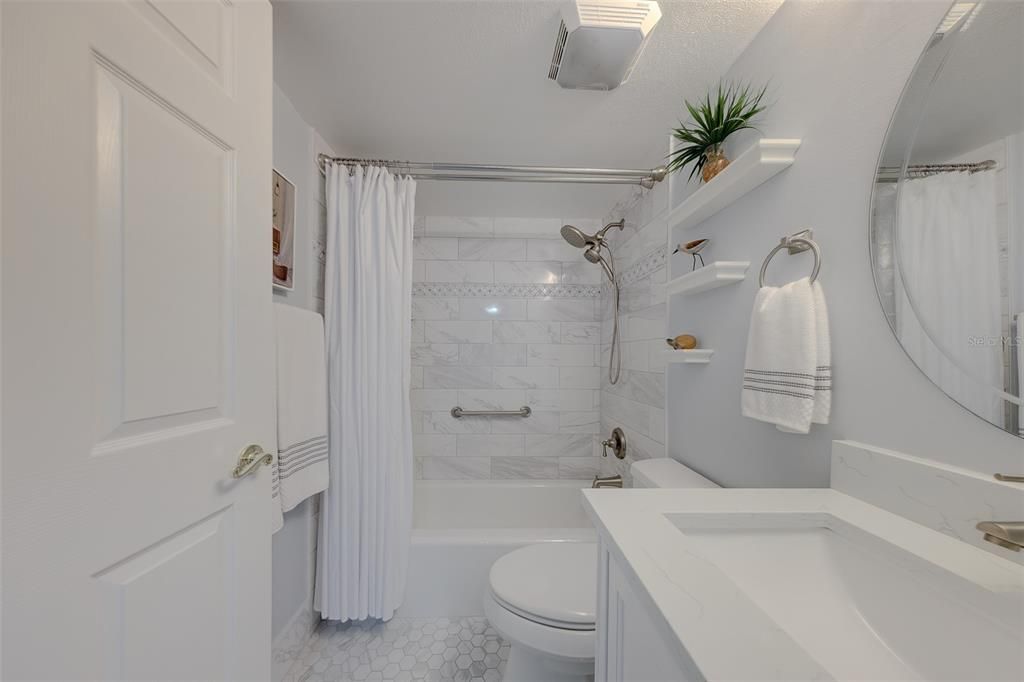 En Venta: $250,000 (2 camas, 2 baños, 1165 Pies cuadrados)