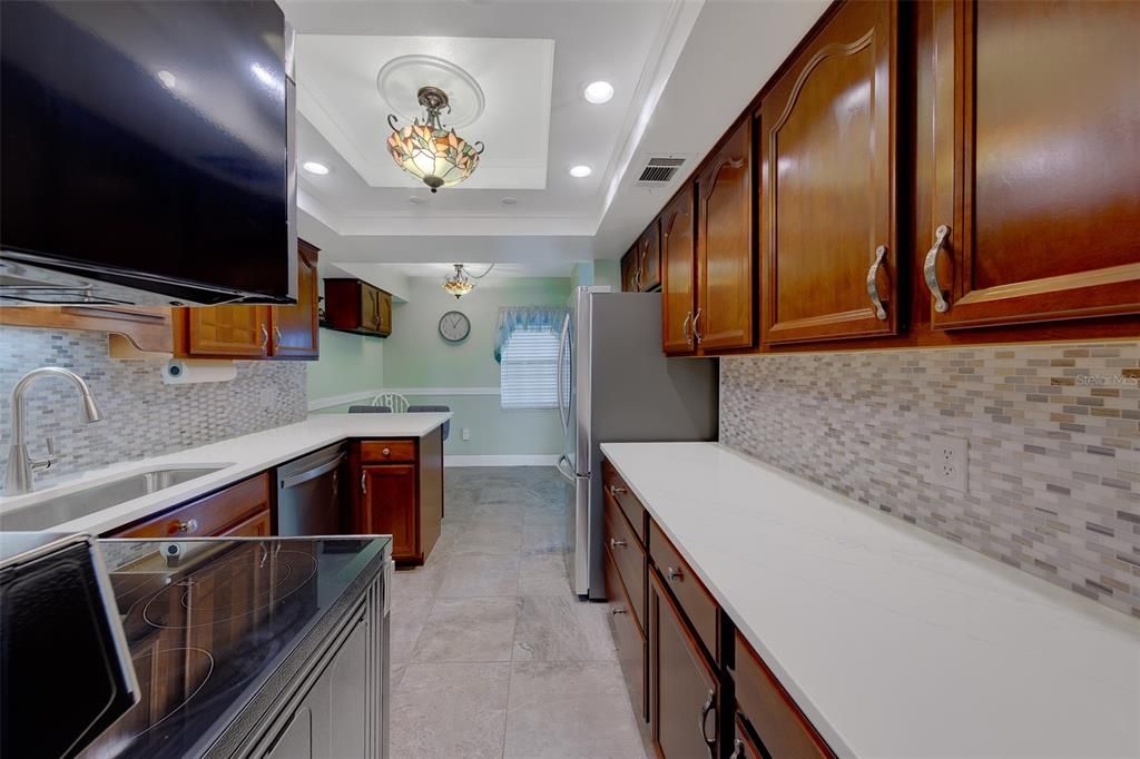 En Venta: $250,000 (2 camas, 2 baños, 1165 Pies cuadrados)