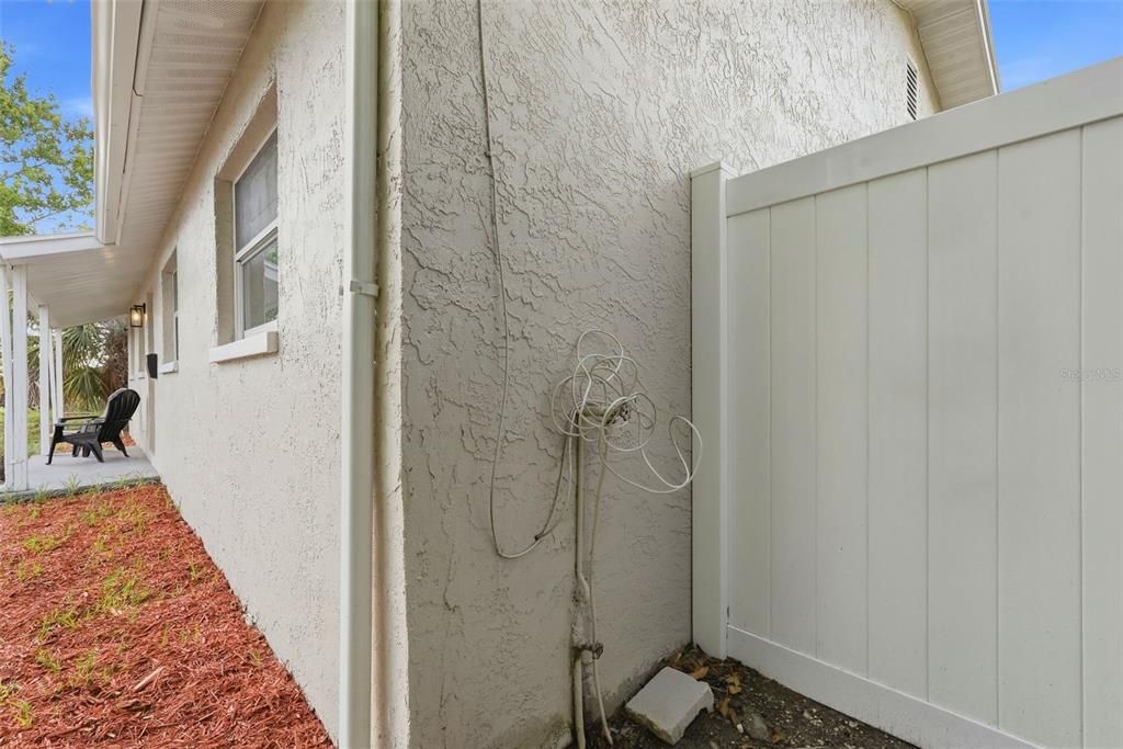 En Venta: $449,000 (4 camas, 3 baños, 1612 Pies cuadrados)