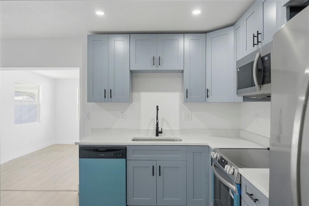 En Venta: $449,000 (4 camas, 3 baños, 1612 Pies cuadrados)