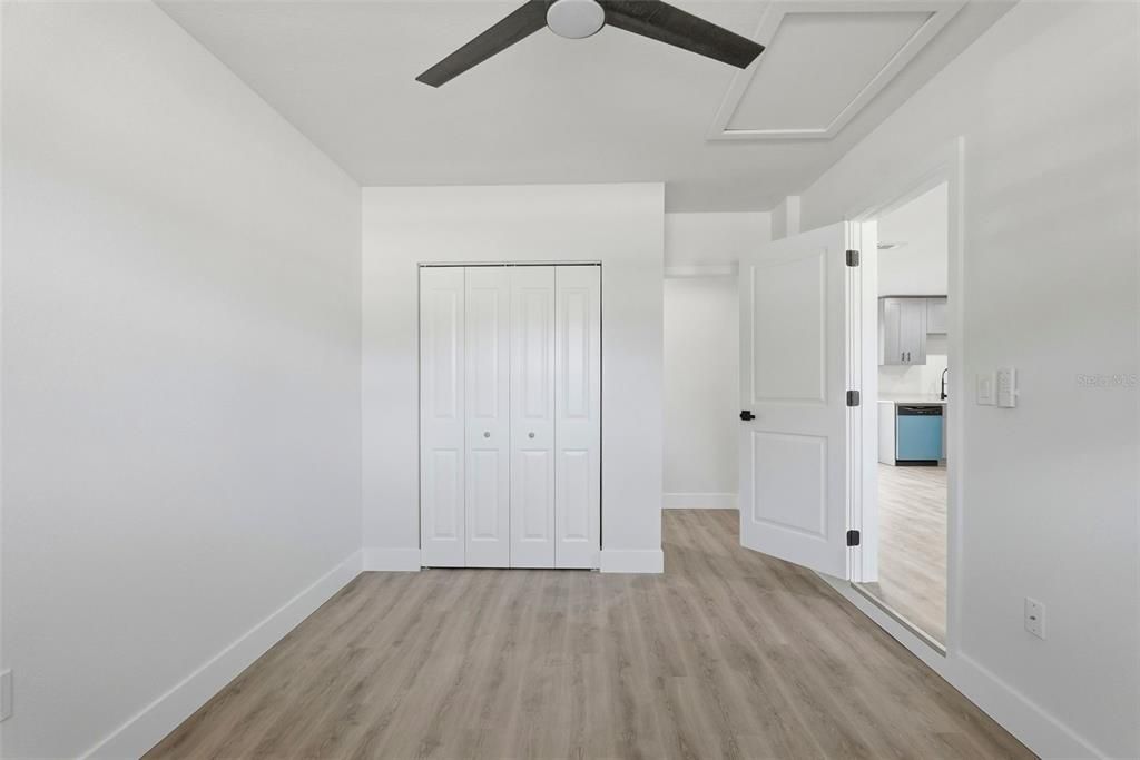 En Venta: $449,000 (4 camas, 3 baños, 1612 Pies cuadrados)