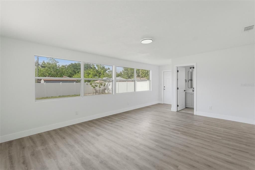 En Venta: $449,000 (4 camas, 3 baños, 1612 Pies cuadrados)