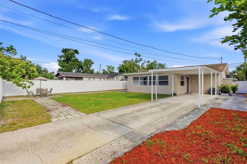 En Venta: $449,000 (4 camas, 3 baños, 1612 Pies cuadrados)