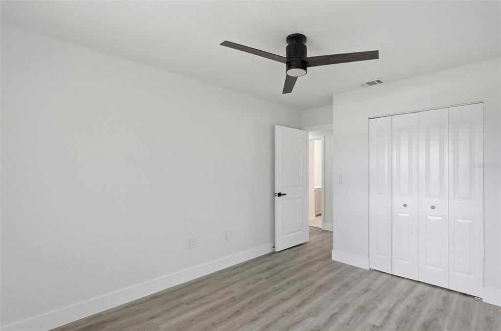 En Venta: $449,000 (4 camas, 3 baños, 1612 Pies cuadrados)